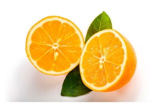 新鲜切开的橙子带绿叶