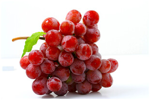 新鲜红葡萄串