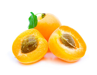 新鲜黄杏果肉饱满色泽佳