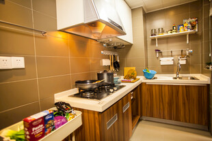 现代风格温馨厨房一角