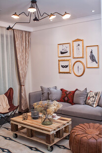 现代简约风温馨客厅一角