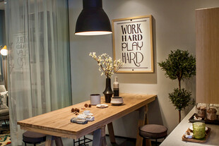 简约温馨的室内用餐角落