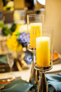 精致餐桌烛台装饰