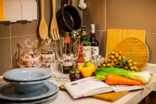 厨房一角的多彩烹饪素材