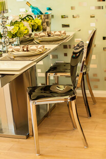 现代风格餐桌椅布置场景