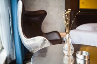 现代简约风卧室一角