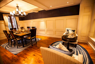 豪华典雅的室内餐厅场景