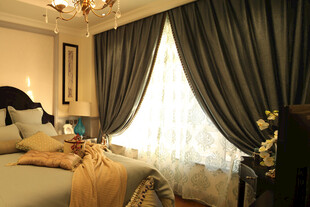 奢华卧室窗帘与温馨布置