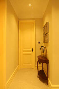 温馨简约的室内走廊空间