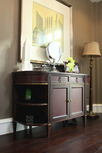 复古风格木质边柜装饰