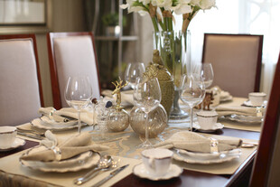 精致餐桌布置 尽显优雅