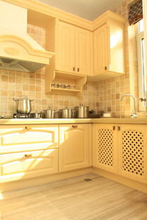 温馨木质厨房空间展示