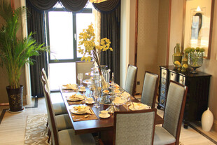 豪华餐厅室内精致餐桌布置