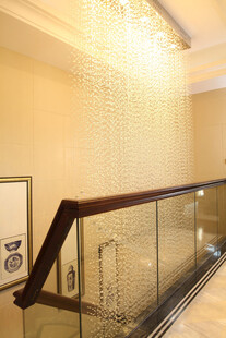 现代风格玻璃扶手楼梯