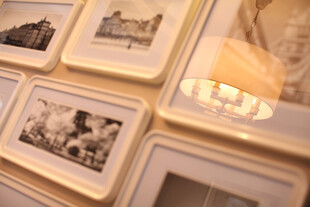 复古相框中的旧时光照片