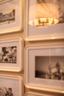 复古相框装饰 温馨灯光氛围