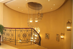 豪华室内旋转楼梯设计