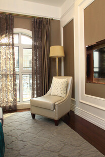 优雅客厅一角的舒适座椅