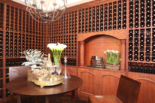 优雅木质酒窖室内场景