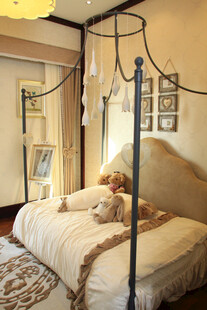 复古风四柱床卧室布置