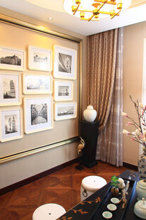 现代简约风客厅挂画装饰