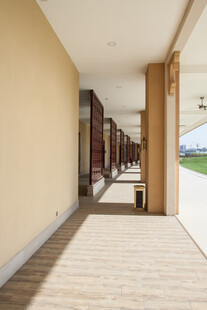 简约木质走廊室内场景