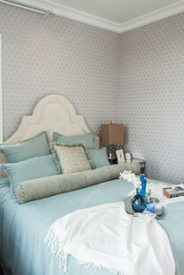 温馨简约风卧室布置