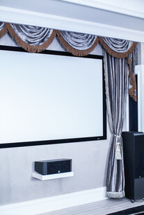 现代简约风家庭投影墙面