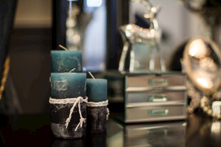 精致装饰蜡烛摆件展示