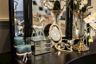 精致摆件装点优雅家居空间