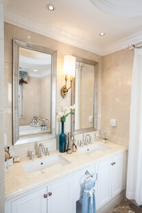 现代简约风格双洗手台浴室