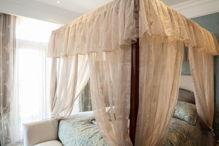 浪漫温馨四柱床纱幔装饰