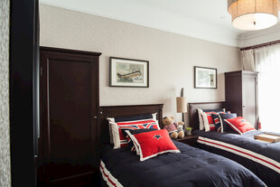 现代风格卧室 双床布置