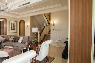 现代风格温馨家居客厅