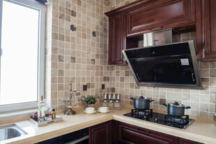 现代风格温馨厨房一角