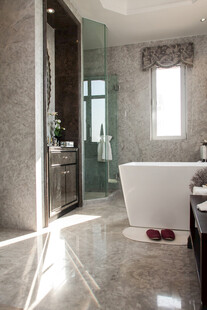 现代简约风豪华浴室空间