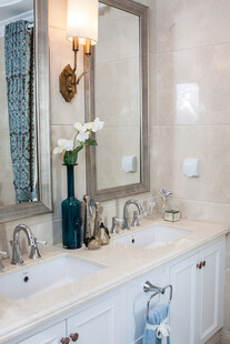 优雅双台盆浴室设计