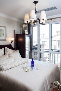 温馨优雅的卧室室内场景