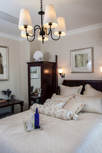 温馨舒适的卧室场景