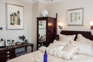 温馨典雅的卧室室内场景