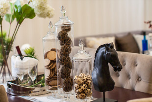 精致摆件装点优雅家居空间