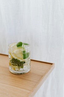 玻璃罐中的清新绿植