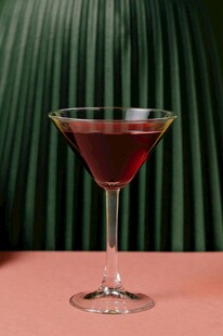 红色马天尼鸡尾酒