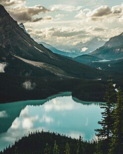 宁静湖山美景