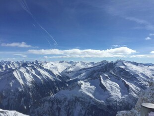 雪山壮丽景色