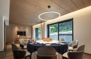 现代雅致餐厅室内场景