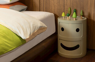 可爱笑脸床头柜伴温馨床