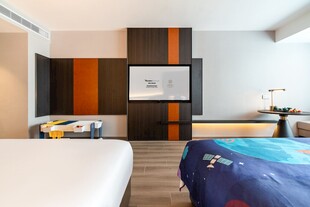 现代风格温馨双床卧室