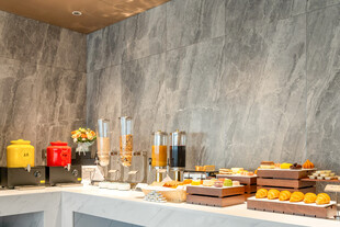 精致自助早餐美食陈列