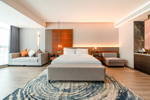 现代简约风格的舒适卧室